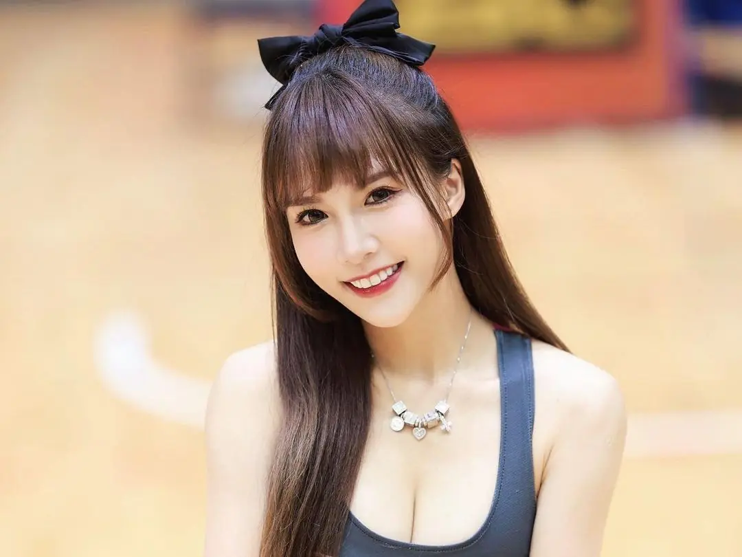 台中太陽啦啦隊「牛奶」好身材全網暴動！美體 5 招曝光：重訓、空中瑜伽⋯難怪曲線一流、進攻最兇！