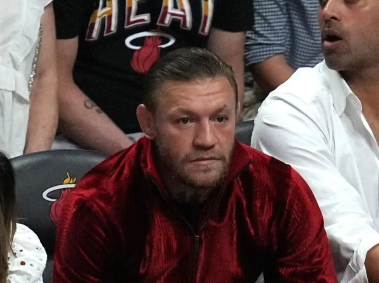 嘴砲康納 Conor McGregor 被女子指控在廁所試圖性侵，本人經紀團隊正式回應了！