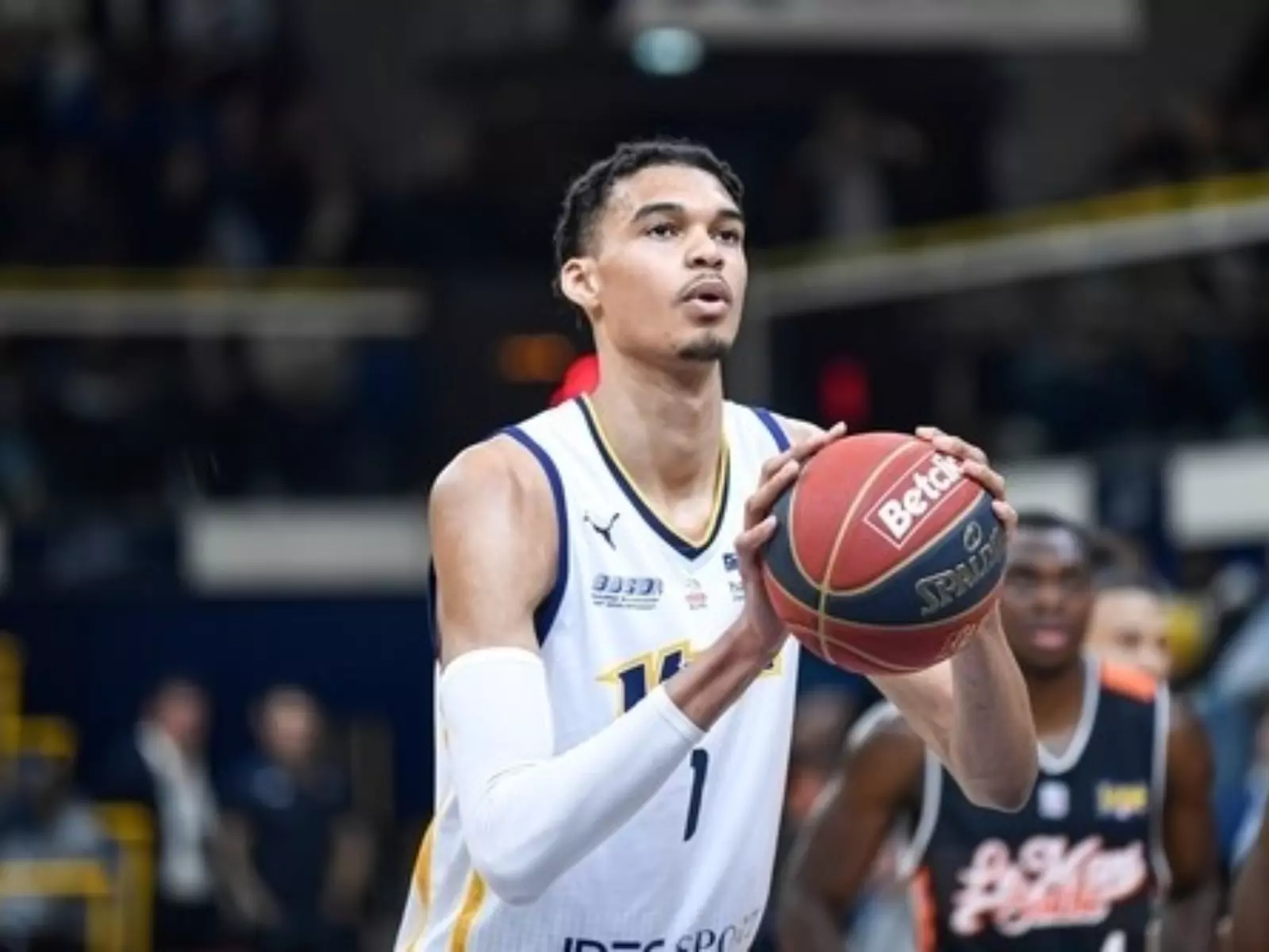 NBA／Victor Wembanyama 即將降臨聯盟，球探點出一項「最大隱憂」！