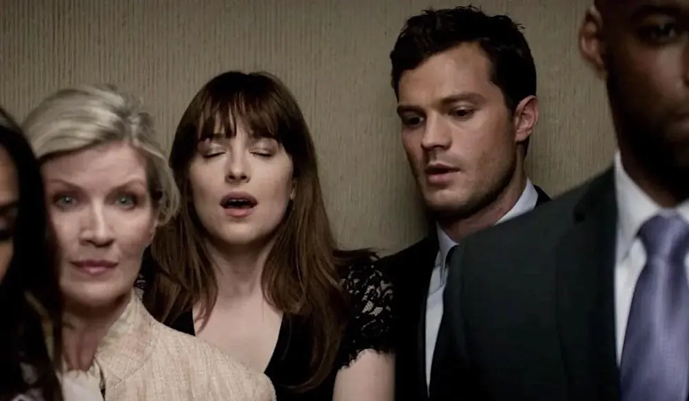 《格雷的五十道陰影》Fifty Shades 原作者 E.L.詹姆絲曾和老公真實模擬書中劇情！