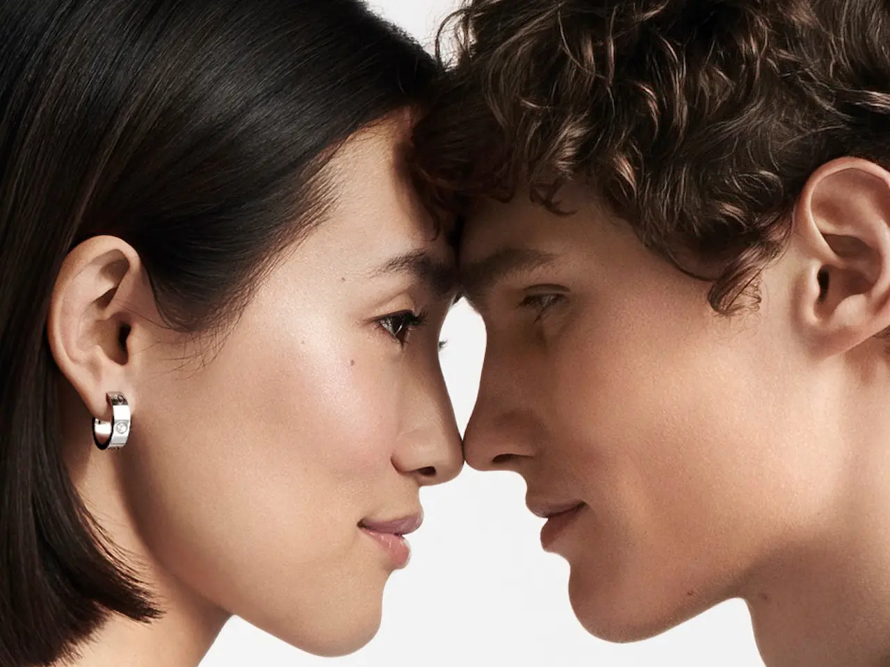 簡約的設計裡隱藏著最深沈的愛意：Cartier 卡地亞 Love 系列，「上鎖」彼此之間堅固的愛情和承諾！