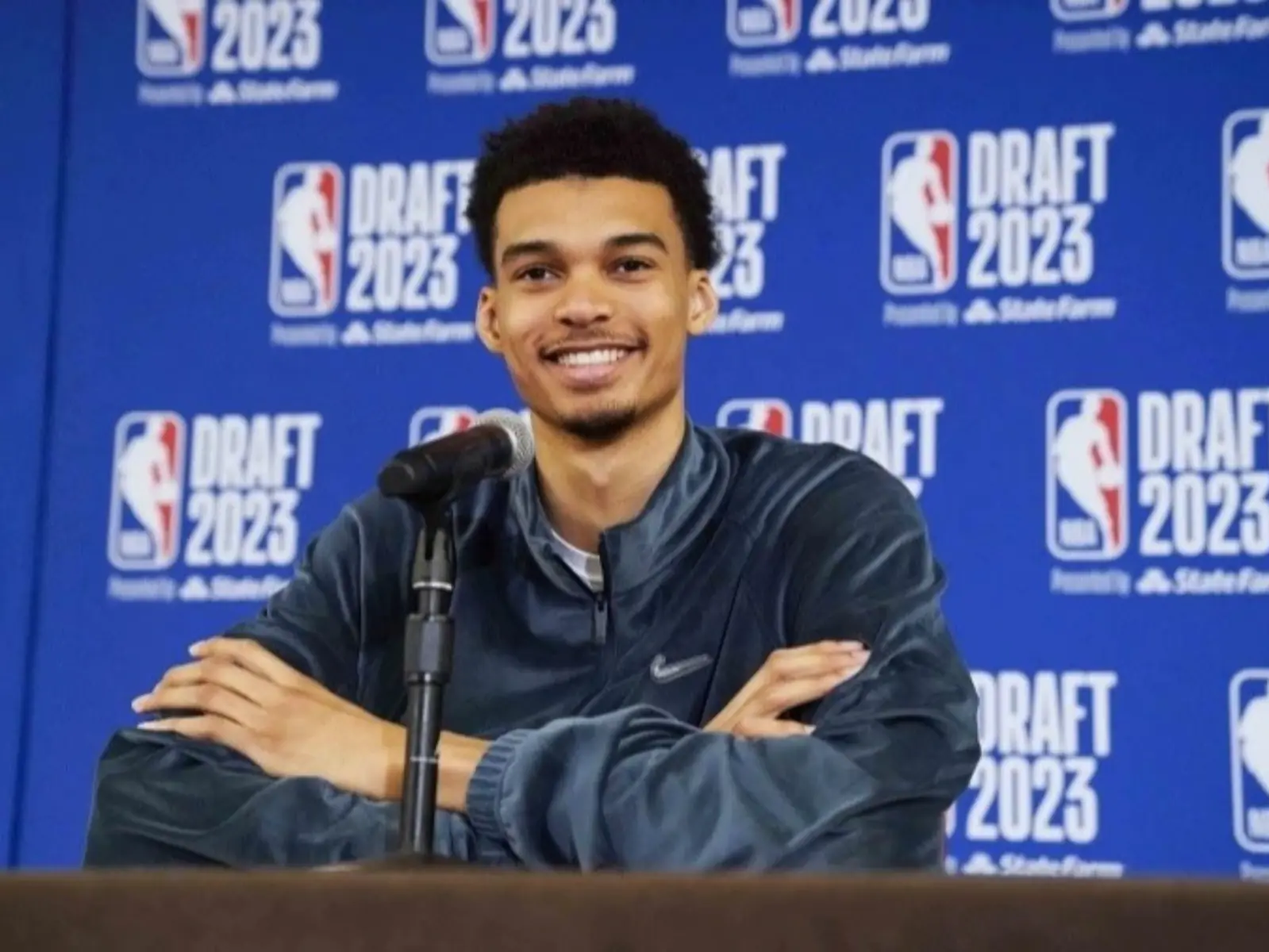 NBA／Victor Wembanyama 自曝曾用腳把卡在籃框的球踢下去：「我可以再秀給大家看！」