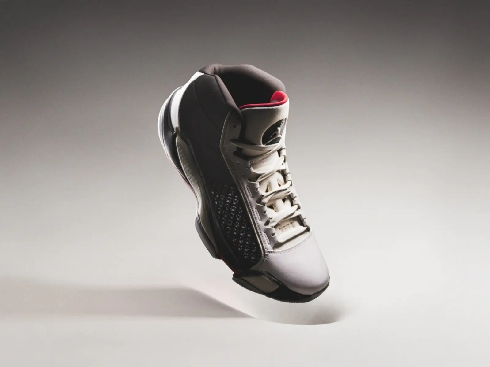 Air Jordan 38 四大亮點＆發售資訊介紹：全新中底技術 X-Plate、各種細節向飛人 AJ 8 代致敬？
