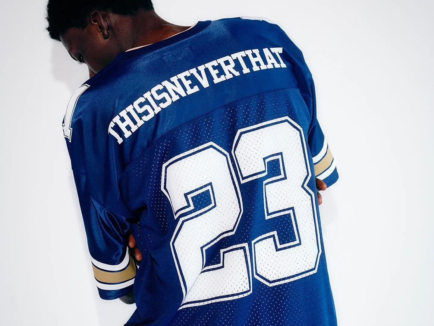 Supreme 將與韓國街牌 thisisneverthat 釋出聯名？官方一大動作讓人都嗨了！