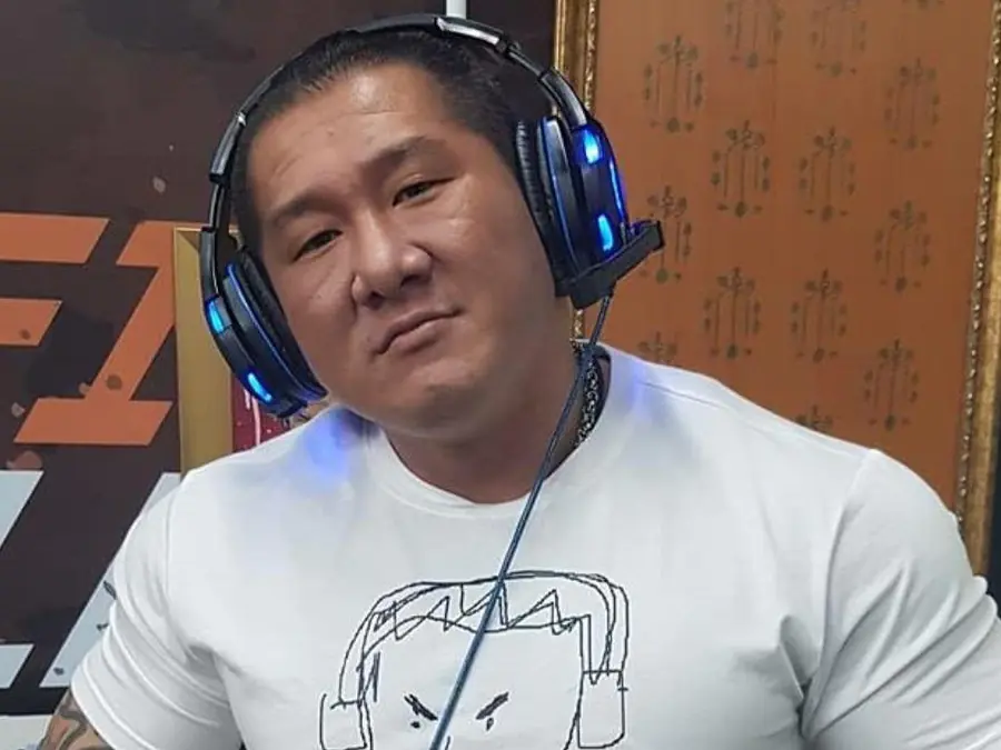 館長陳之漢服飾品牌惡名昭彰「疑致敬」UNDER PEACE，這細節你說有幾成像？