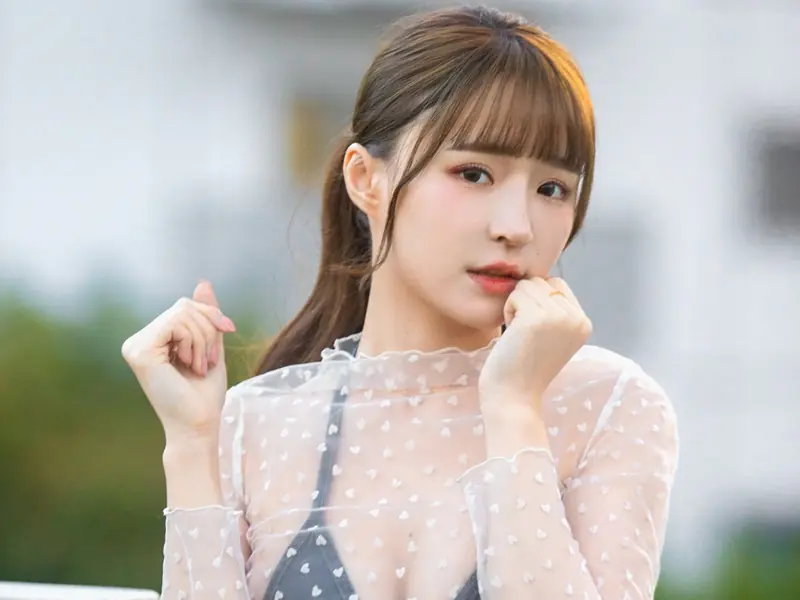 元元吳婕安回饋百萬粉絲！性感睡衣秀出豐滿美圖寫真月曆【野生抓正妹】