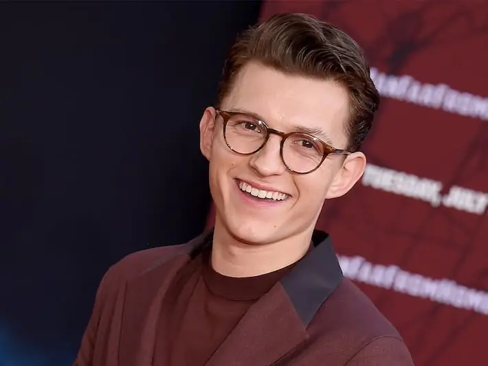 湯姆霍蘭德 Tom Holland 自爆酗酒成癮：「我已經成為這種飲料的奴隸！」