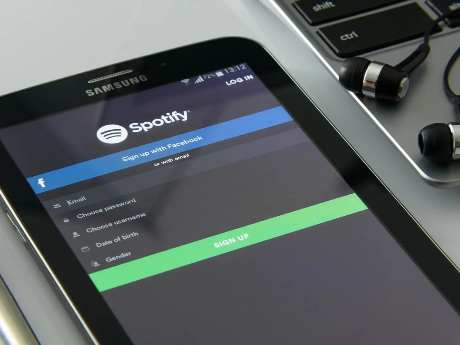 Spotify 串流音樂平台在美國、英國等大幅度漲價，台灣用戶小確幸維持原定價！