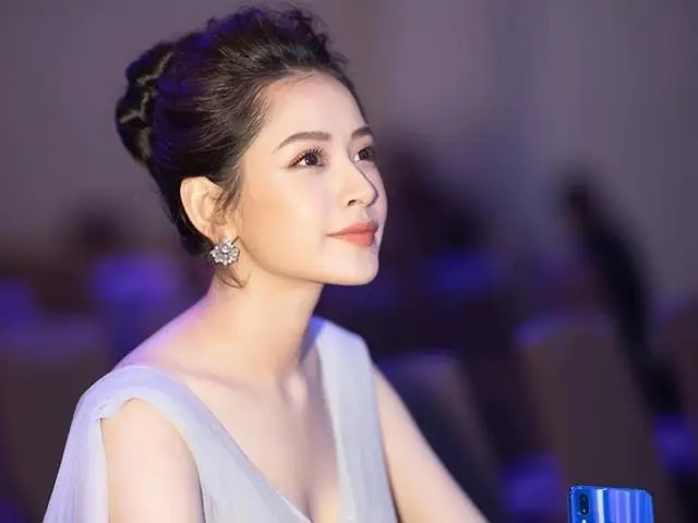 揭秘芝芙 10 件事：瞞著父母報名《越南妙齡小姐》、唱歌難聽被罵爆⋯一起認識越南第一美女！
