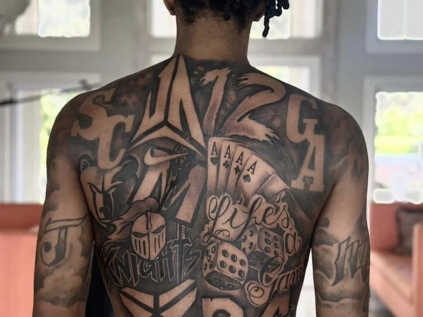 NBA／Ja Morant 新刺青曝光被網友笑：「像我國中的塗鴉作業本！」