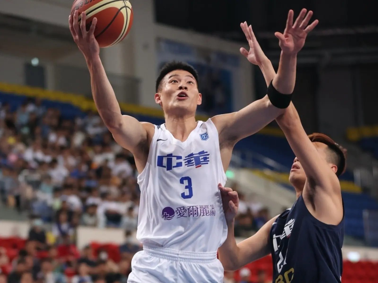 瓊斯盃／林秉聖全場狂砍 25 分，中華藍 13 分差擊敗中華白斬獲 6 連勝！