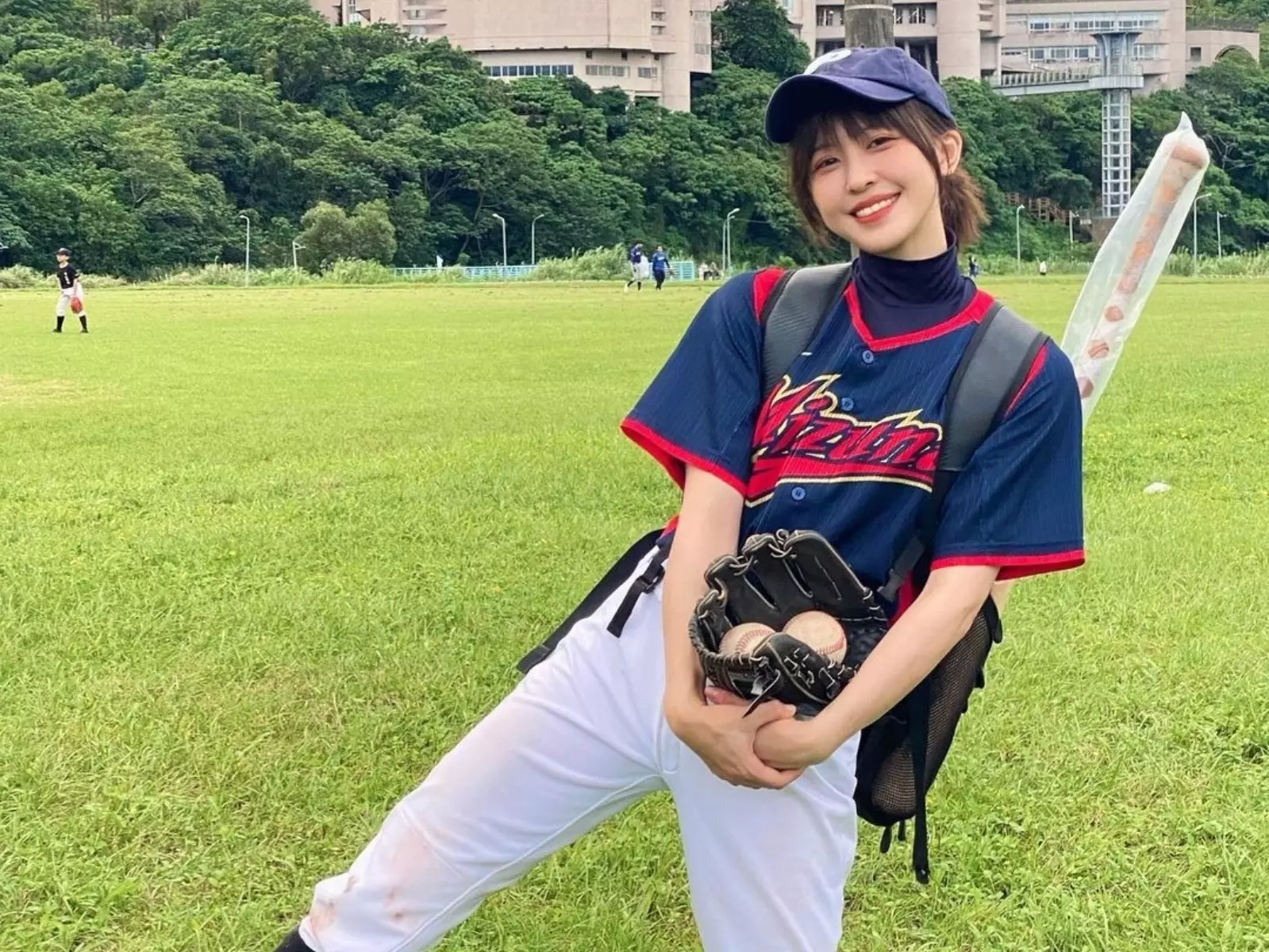 棒球女神「樓樓」投出破百公里球速引熱議，超甜美顏值讓人秒戀愛！【野生抓正妹】