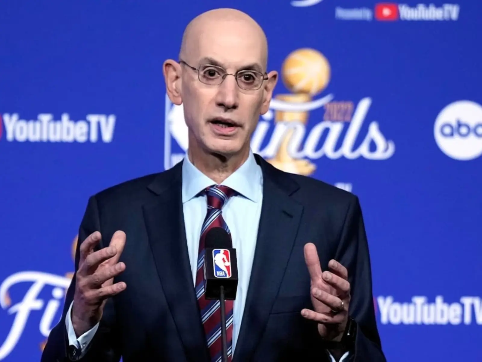 NBA 官方臉書帳號疑遭前員工盜用，還披露是血汗公司：「連續工作 14 小時沒休息！」