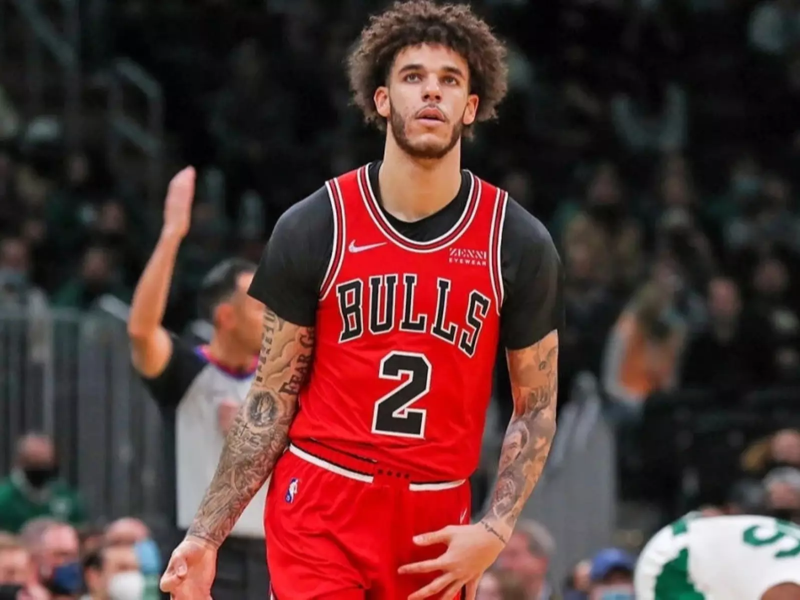 NBA／球哥 Lonzo Ball 被名嘴爆料「沒辦法站起來」，本人親自拍片打臉對方！