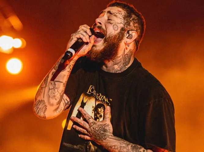 巨星馬龍 Post Malone 五招穿搭造型解析，西部牛仔到跨性別裙裝都可駕馭！
