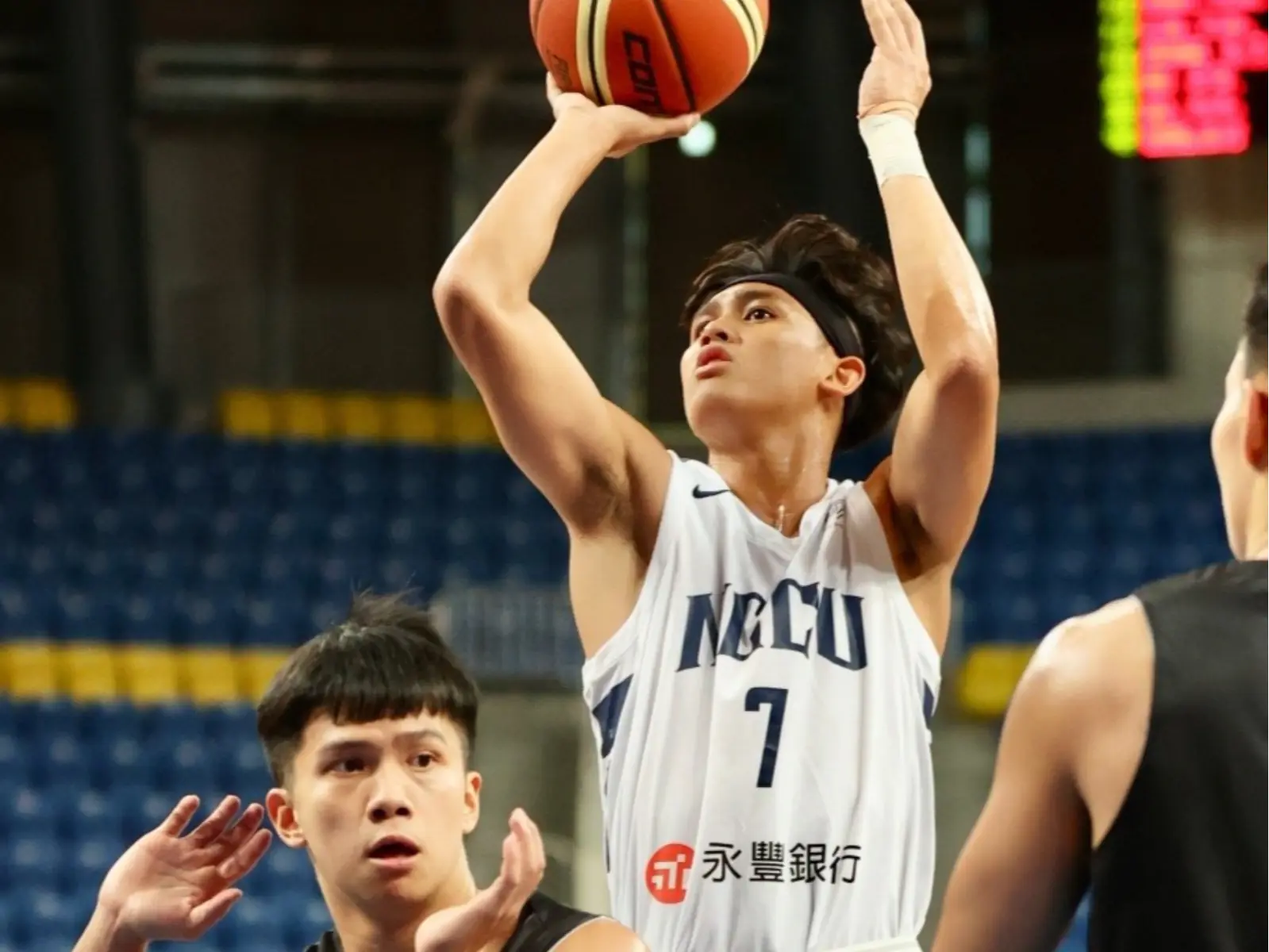 跨聯盟邀請賽／政大雄鷹 28 分大勝臺北台新戰神，戰神總教練直言「不打算調整先發陣容！」