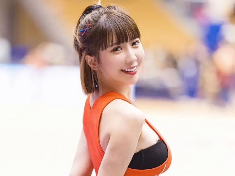 「台新女神」Mika 蜜卡登穿「高衩死庫水」熱舞！俏皮彈跳影片讓粉絲無限重播！【野生抓正妹】