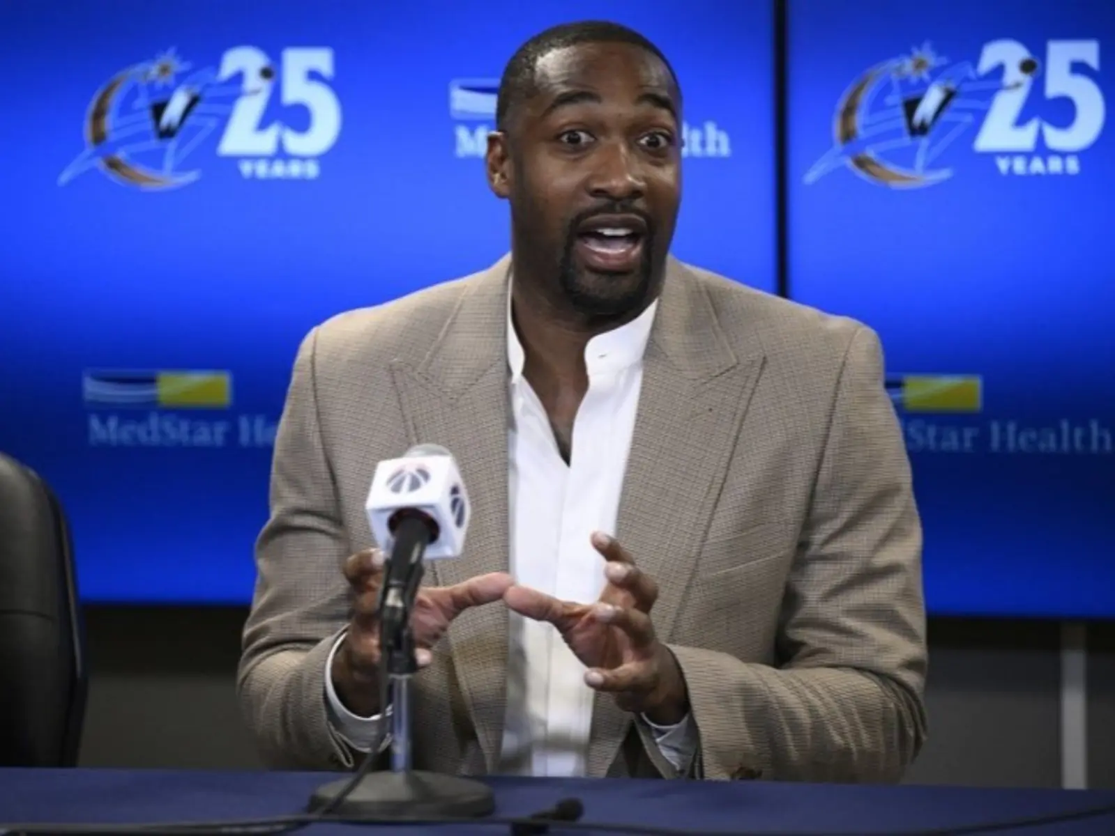 NBA／Gilbert Arenas 痛批 Hakeem Olajuwon 夢幻步教學費用太貴：「垃圾腳步根本沒用！」