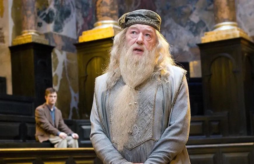《哈利波特》「鄧不利多」演員邁可坎邦 Michael Gambon 享壽 82 歲離世！