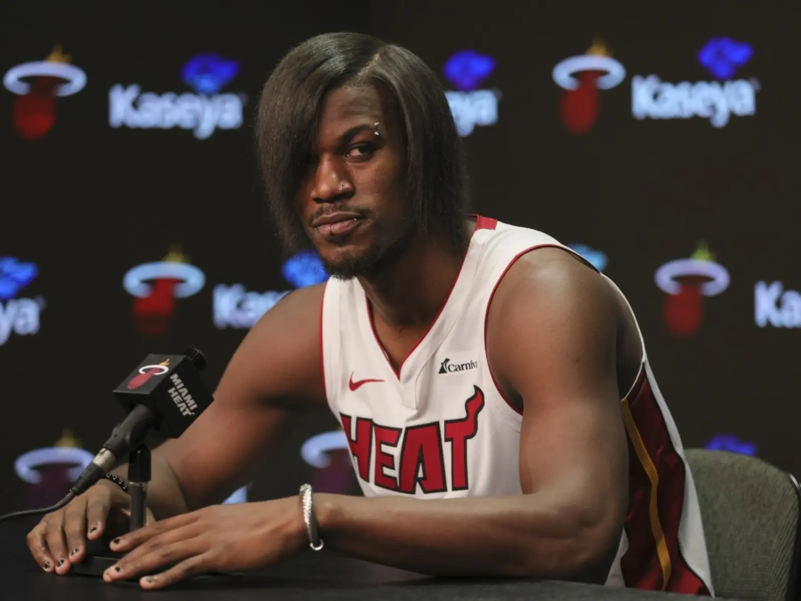NBA／Bam Adebayo 談 Jimmy Butler 新髮型：「如果我留這顆頭一定會被媽媽打！」