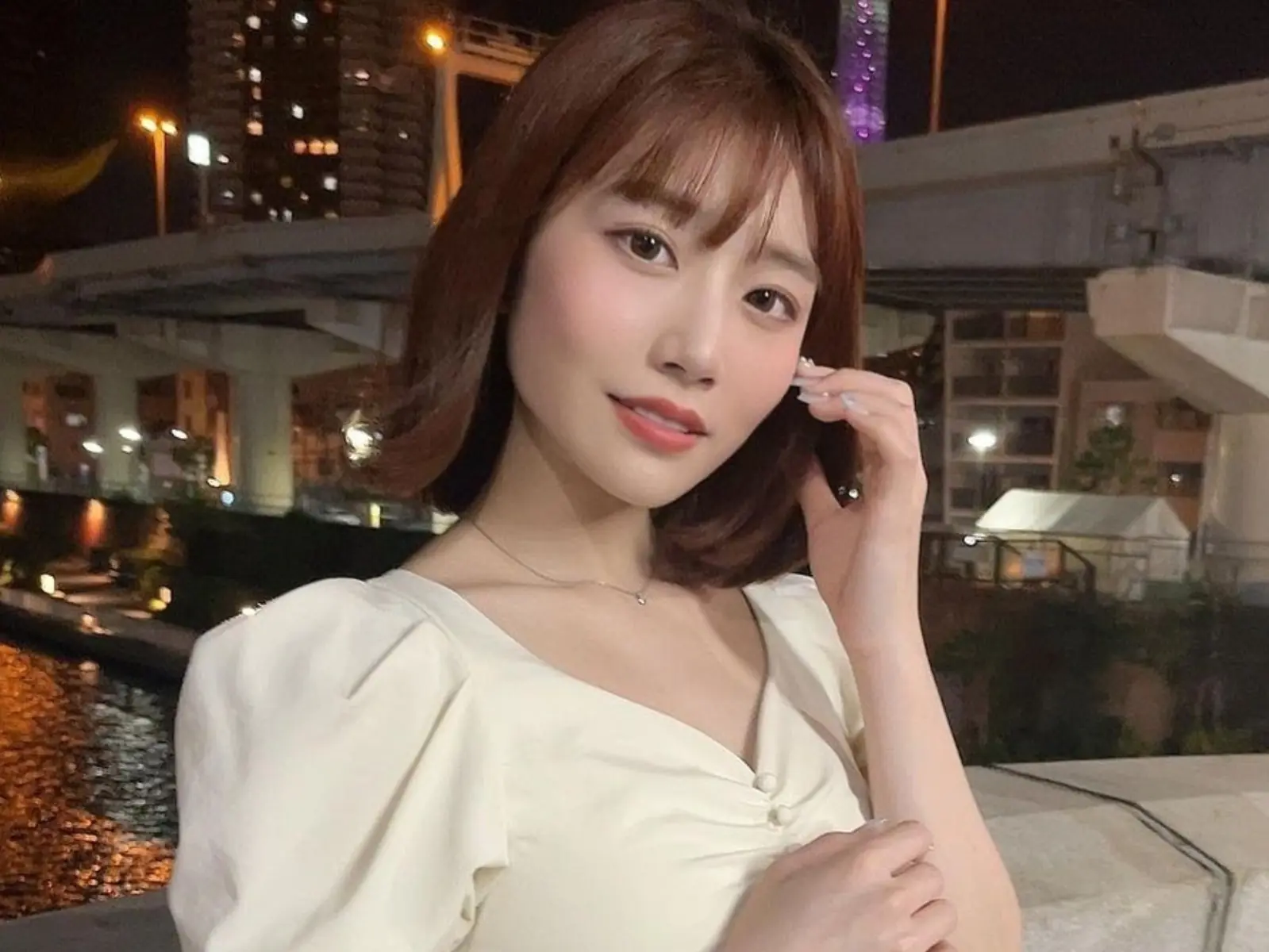 河北彩花深夜分享「自拍美照」攝影師也讚嘆！前傾視角暗藏驚喜！？【老司J開車】