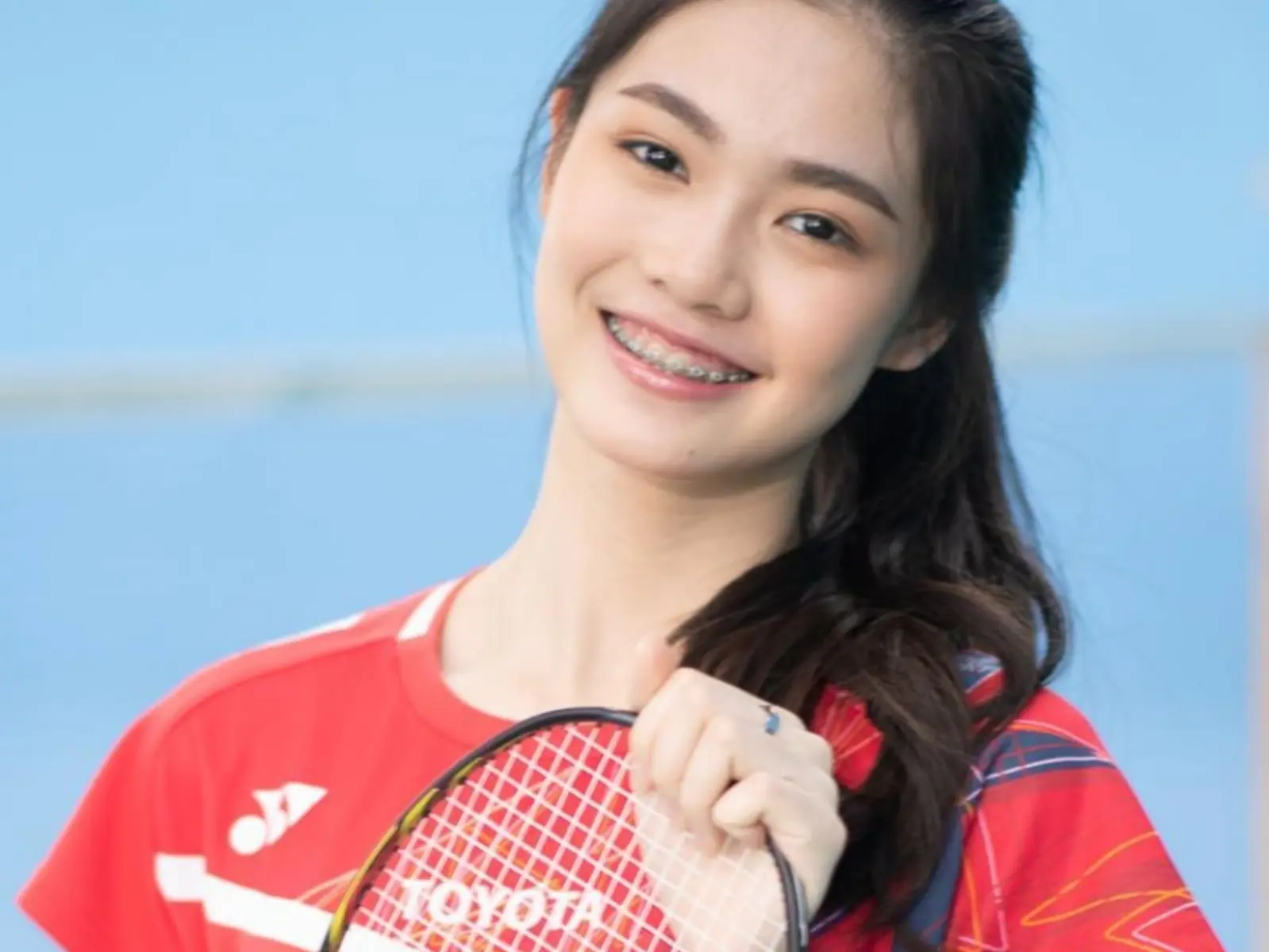 回顧泰國羽球天才美少女 Pitchamon Opatniput 世青賽奪金，甜美外型讓人秒戀愛！【野生抓正妹】