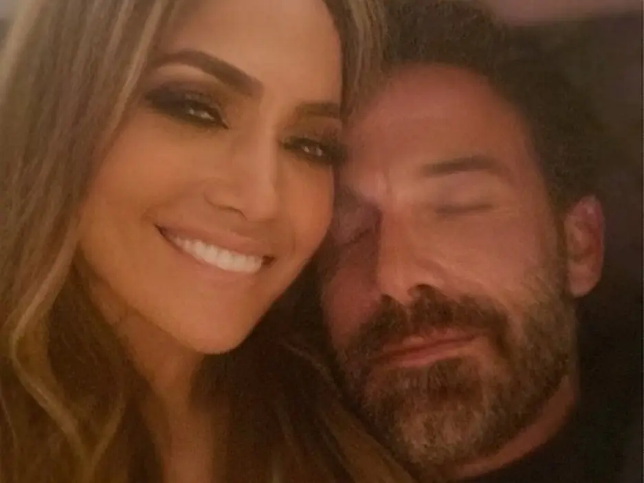 班艾佛列克 Ben Affleck 被拍到和珍妮佛嘉納甜蜜互動，傳珍妮佛羅佩茲 JLO 醋意爆發！