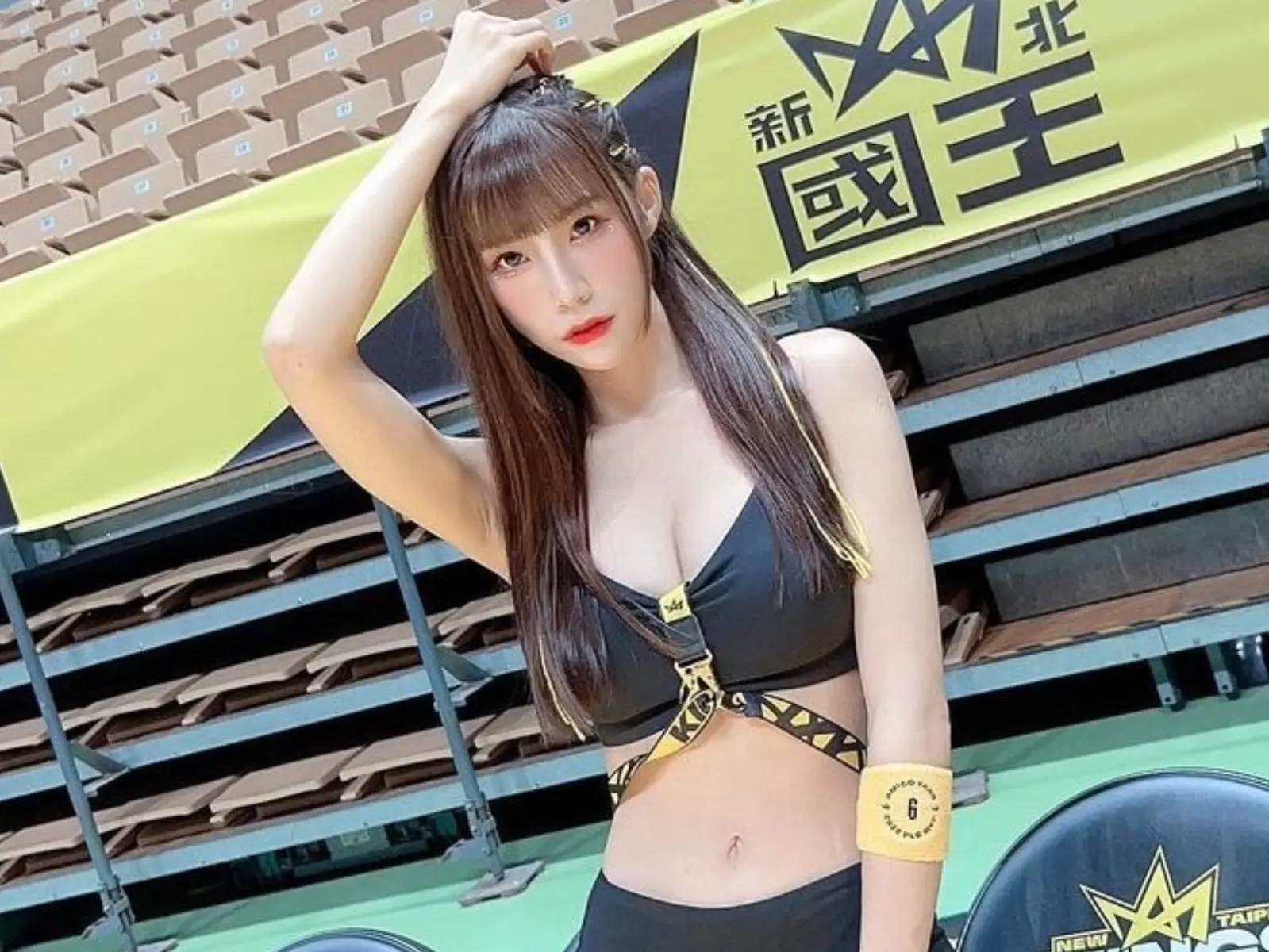 「新北國王啦啦隊」Amber 曝整牙前後對比照！為甜美笑容拔 8 顆牙齒！【野生抓正妹】