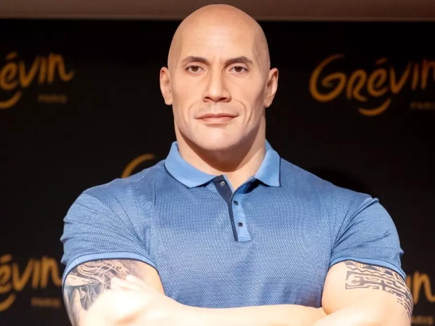巨石強森 Dwayne Johnson 新蠟像慘遭洗白笑翻全網！本人回應：「這就是失去《小美人魚》的感受嗎？」