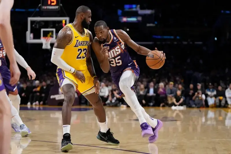 NBA／詹皇、KD 睽違 5 年再度交手，LBJ 賽後感慨：「能與他對決的日子已經不多了⋯」