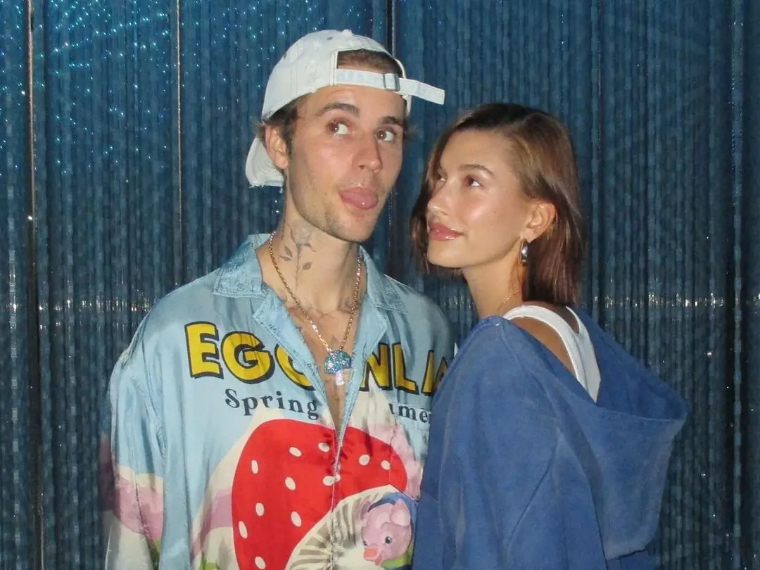 小賈斯汀 Justin Bieber 老婆海莉比伯 Hailey Bieber 最怕失去訂婚戒指，慘遭網友批：「物質女！」