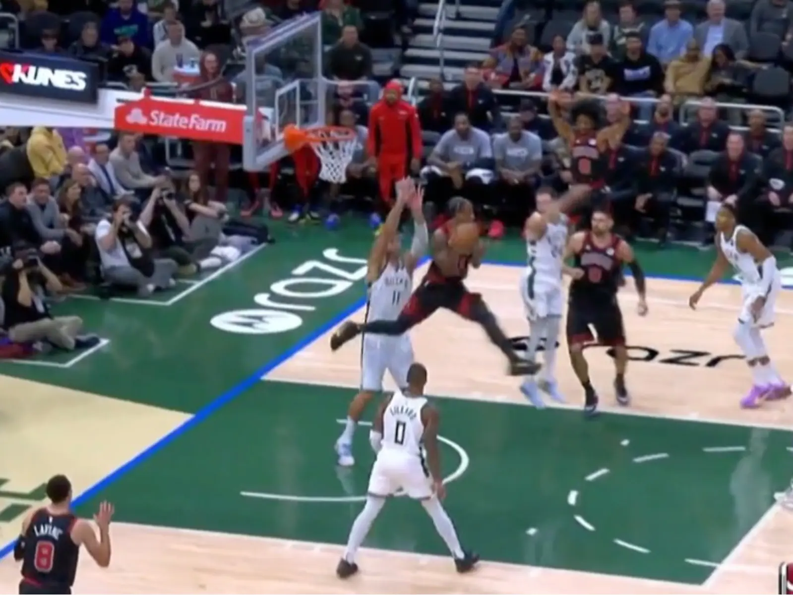 NBA／DeMar DeRozan 超扯傳球直接問鼎年度最佳助攻！空中 360 度逆向傳球讓球迷看傻！