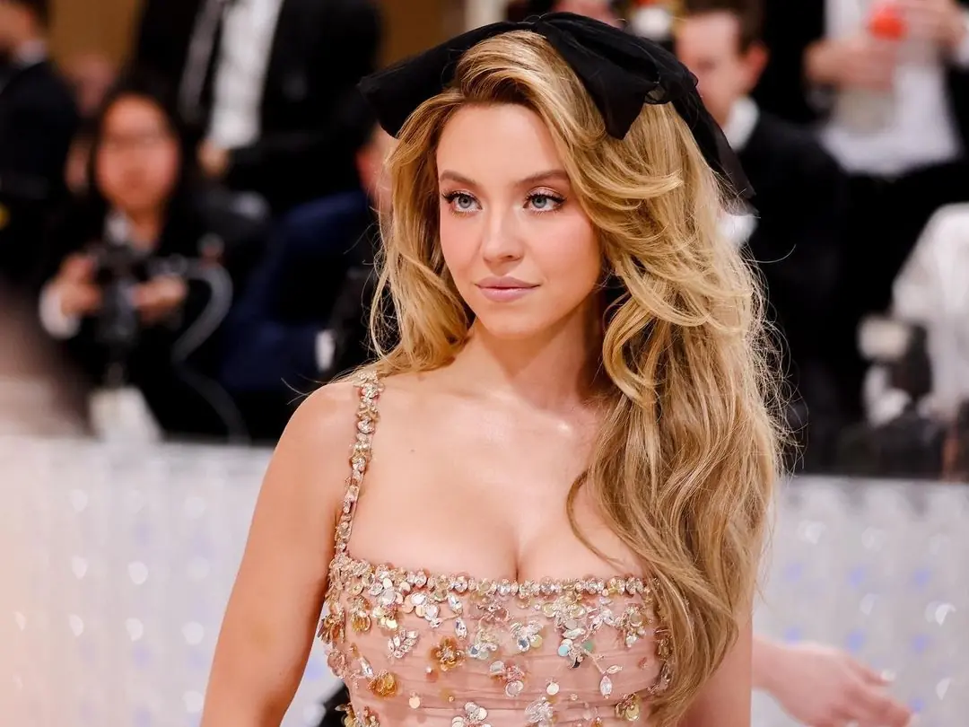 《高校十八禁》席德妮史威尼 Sydney Sweeney 自爆窮到破產！不只沒房，還負擔不起洛杉磯的生活！