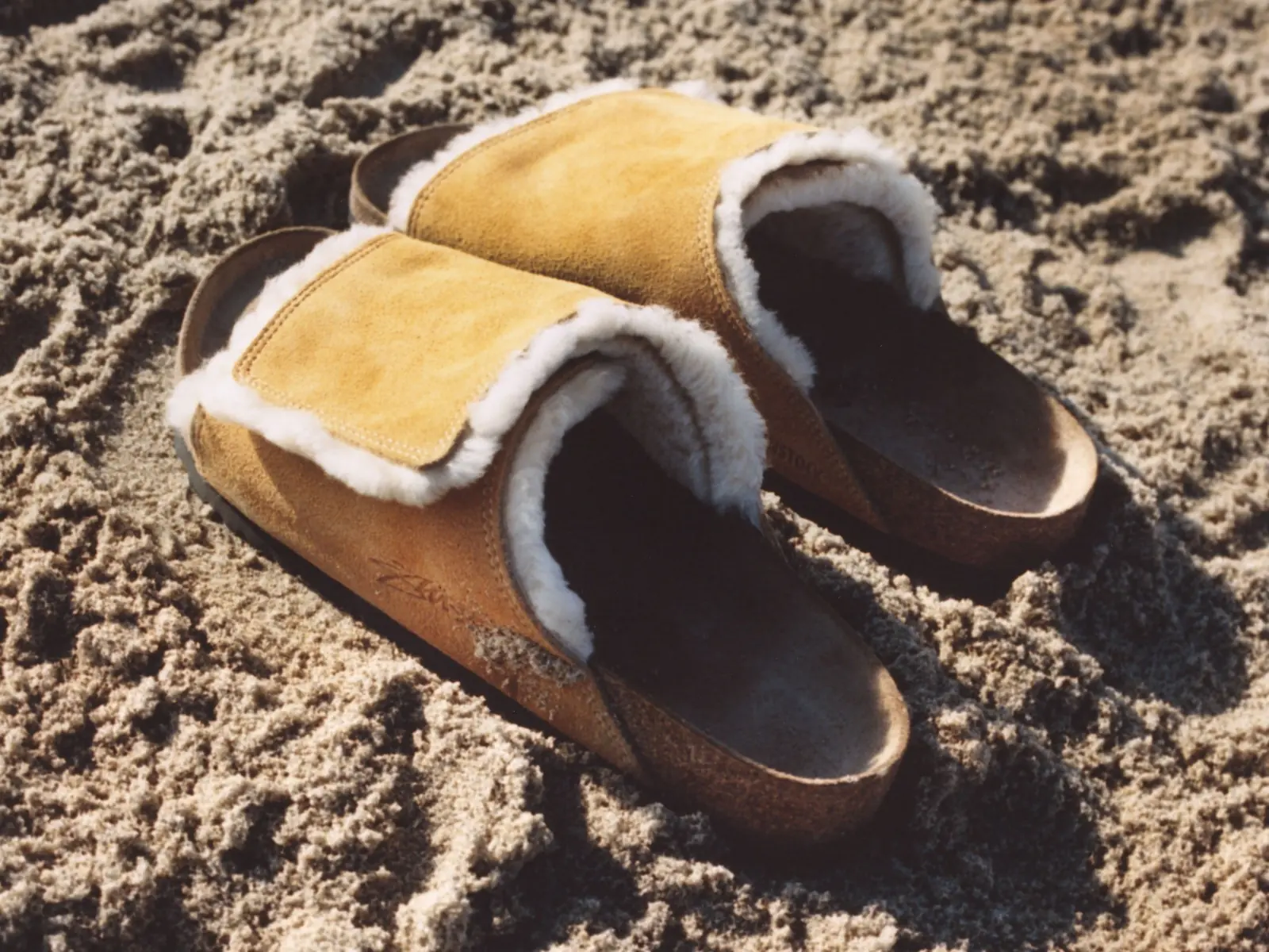 Stüssy x 勃肯鞋 Birkenstock 2023 最新聯名「台灣販售」，將是 Clean Fit 風格人士心頭好？