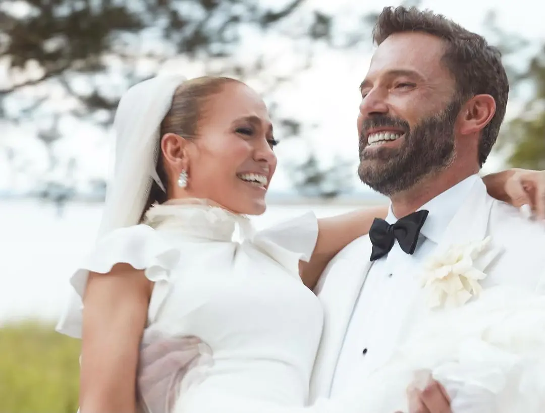 班艾佛列克 Ben Affleck 21 年前寫給珍妮佛羅培茲 Jennifer Lopez 信件曝光！坦言生活艱難：「妳說永遠不滿足！」