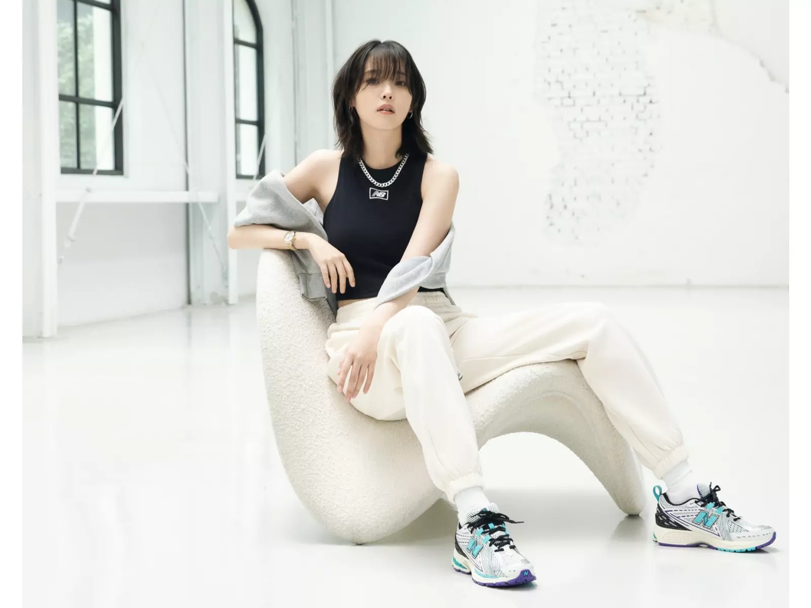 New Balance SDS 系列服飾新品特別企劃 漫步冬日時髦穿搭 亞太區形象大使 IU 率性展現甜酷風格 混搭休閒與時尚元素