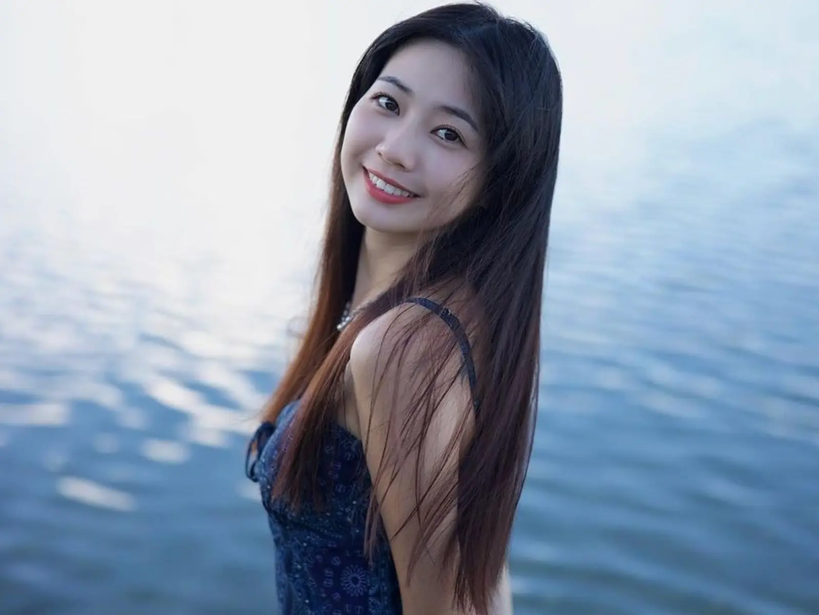 「富邦啦啦隊」慈妹綠島比基尼辣照連發！蝴蝶結綁帶太罪惡，網暈：「令人百看不膩！」【野生抓正妹】