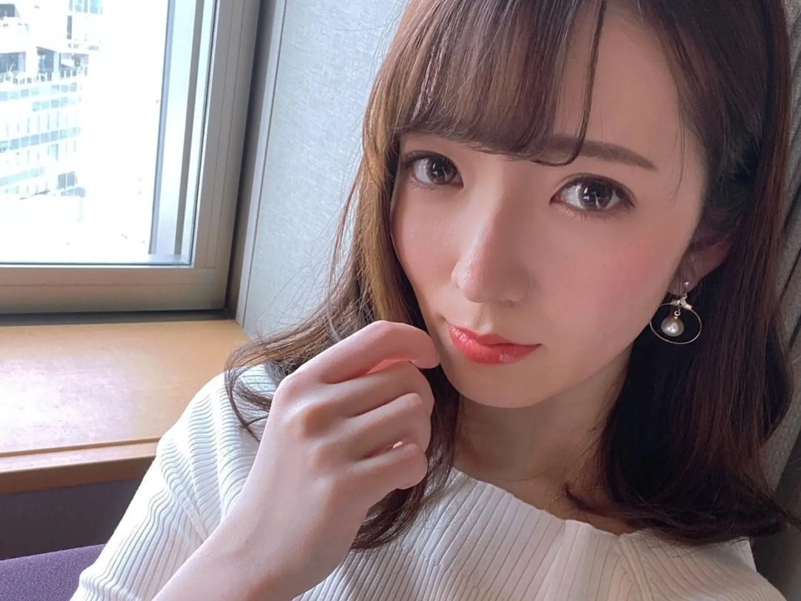小花暖（小花のん）移籍片商成為專屬女優，輕熟女性感路線全解放！【老司 J 開車】