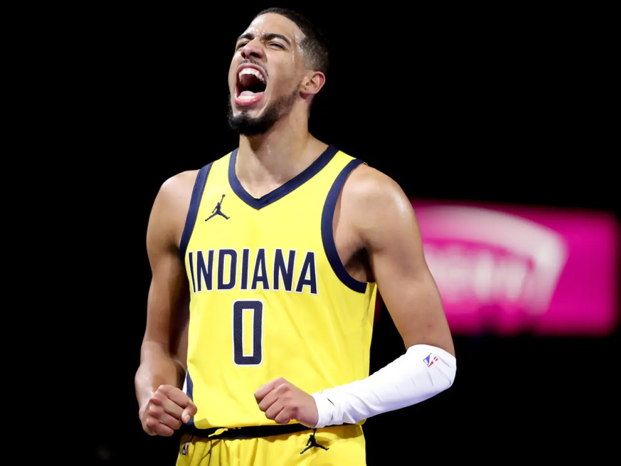 NBA／Tyrese Haliburton 再轟 27 分 15 助攻 0 失誤締造歷史紀錄，溜馬淘汰公鹿挺進季中錦標賽冠軍戰！