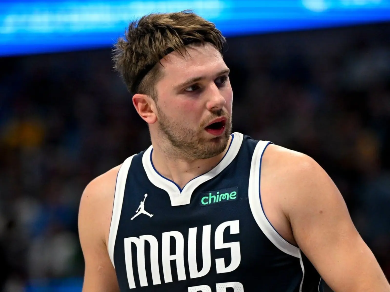 NBA／Luka Doncic 把詹皇晃飛三分球命中，全場轟 33 分 17 助攻無人能擋！