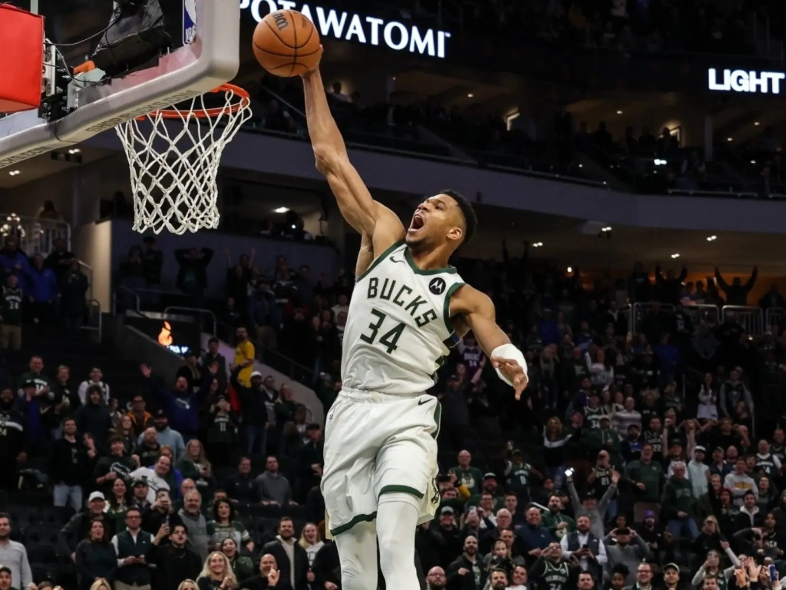 NBA／字母哥談破紀錄的比賽用球：「我感覺拿到的不是真貨！」