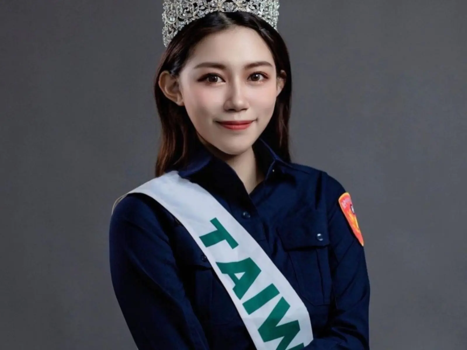 昔日正妹女警因高顏值爆紅，褪去制服後還多次代表台灣參加國際選美比賽！【野生抓正妹】