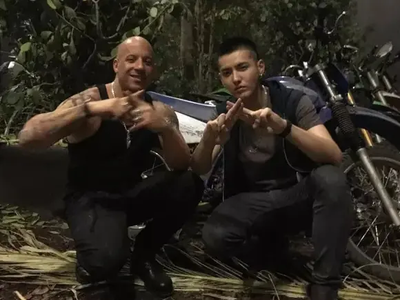 馮迪索 Vin Diesel 捲性侵醜聞！昔日熱情呼喊吳亦凡：「我的小老弟」舉動引熱議！