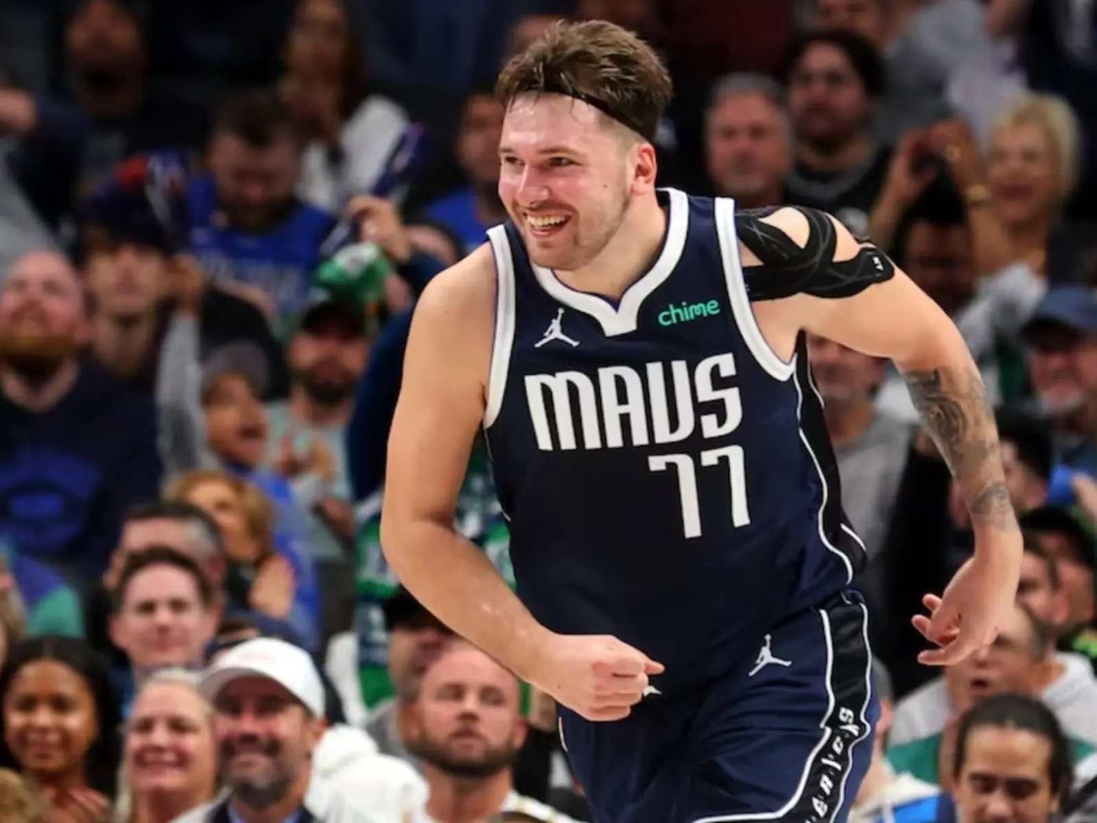 NBA／Luka Doncic 砸錢送獨行俠全隊「賓士電動自行車」慶祝聖誕節！