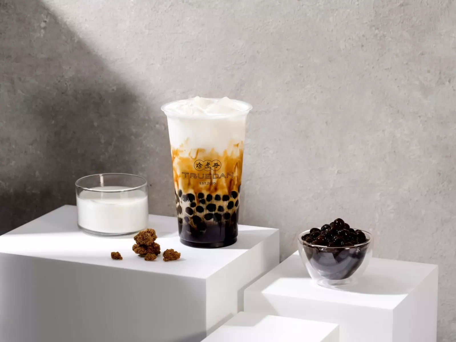 黑糖霸主珍煮丹歡慶15週年，1/10品牌日重磅宣布，即日起「黑糖經GO杯女生每月免費領」