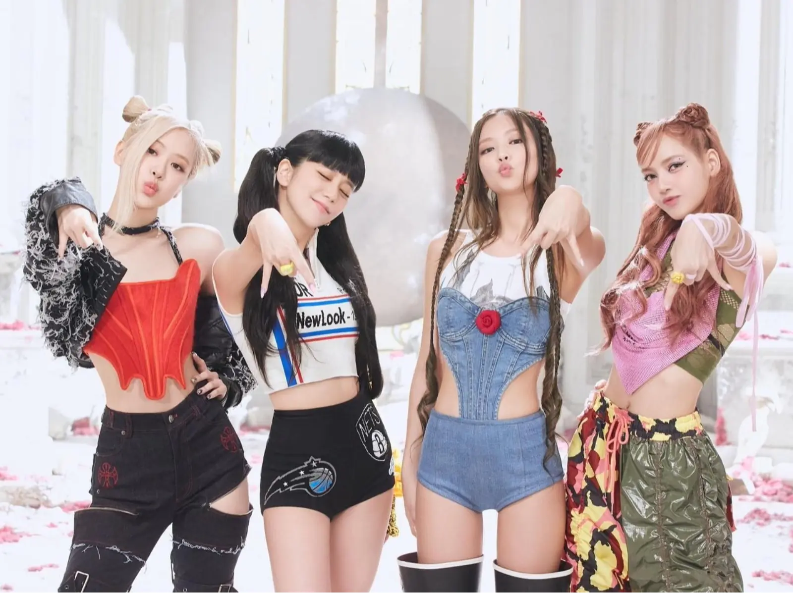 YG 旗下藝人更新！掰了 BLACKPINK、BIGBANG，網吐槽：「一手好牌打到爛！」