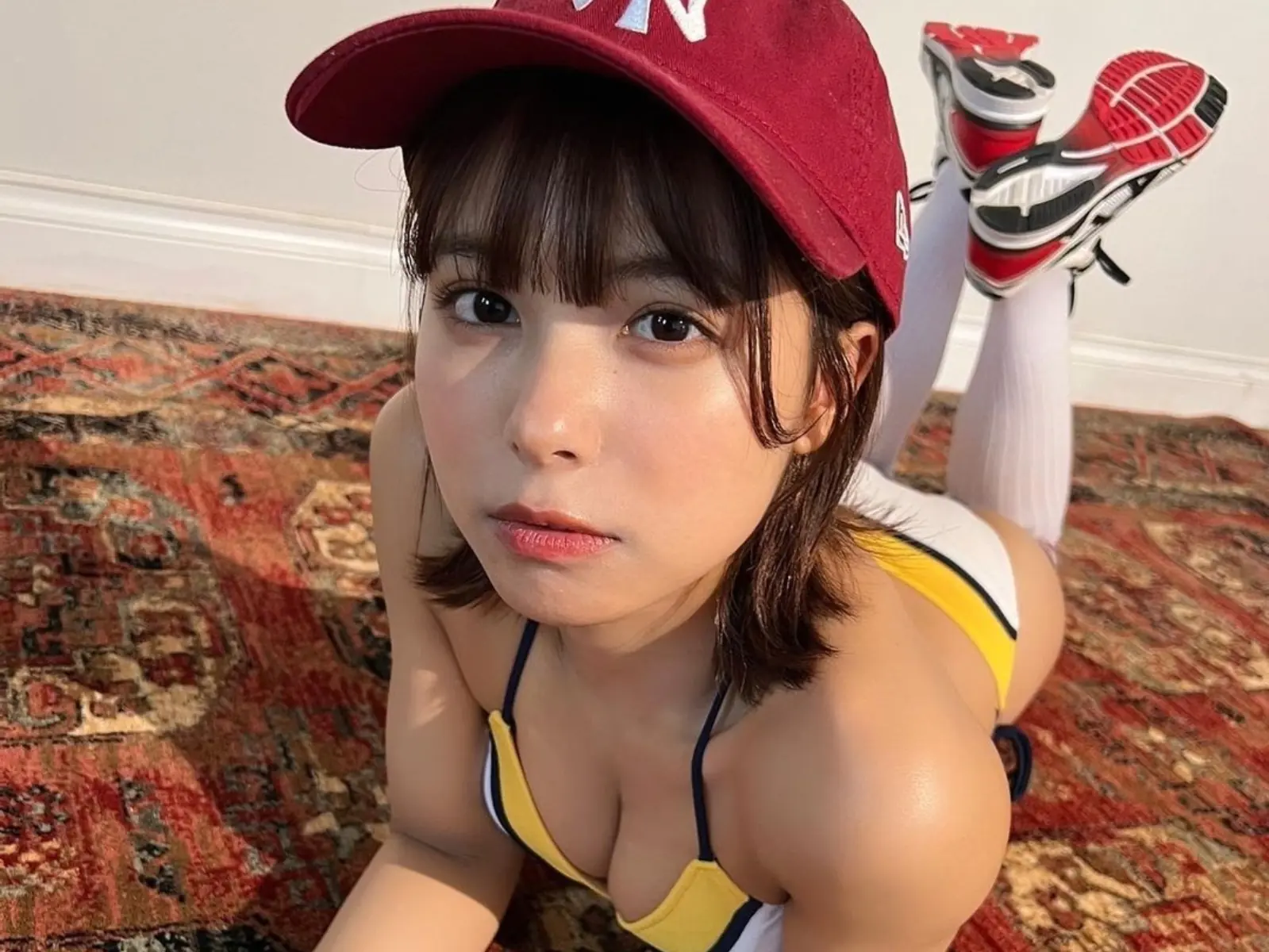 「混血小惡魔」宮崎亞美紗爆紅！年初釋出首本寫真聲勢炙手可熱！【野生抓正妹】