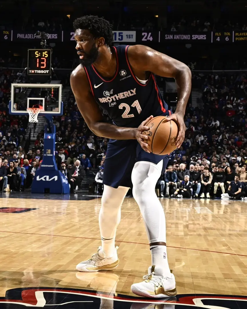 NBA／Joel Embiid 狂轟 70 分 18 籃板，打破聯盟多項紀錄成歷史第一人！
