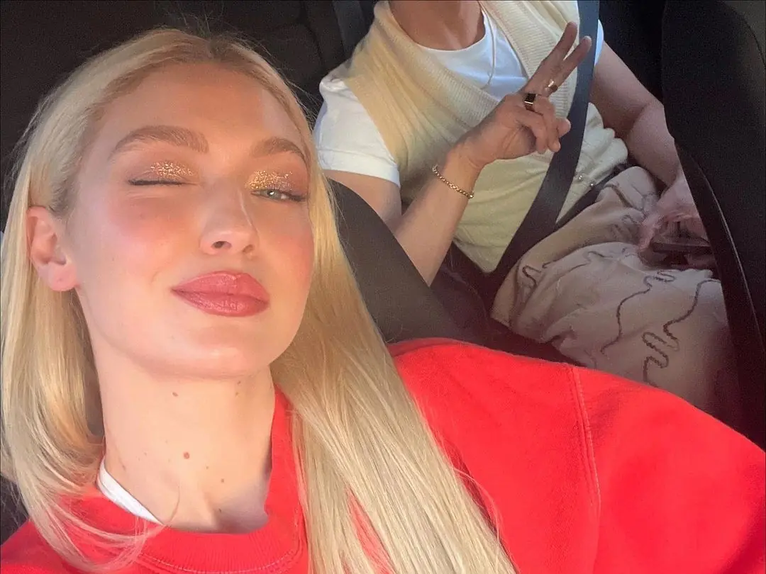 布萊德利庫柏 Bradley Cooper 和 Gigi Hadid 熱戀中！疑似刻意穿年輕引網笑：「是穿贊恩的衣服嗎？」