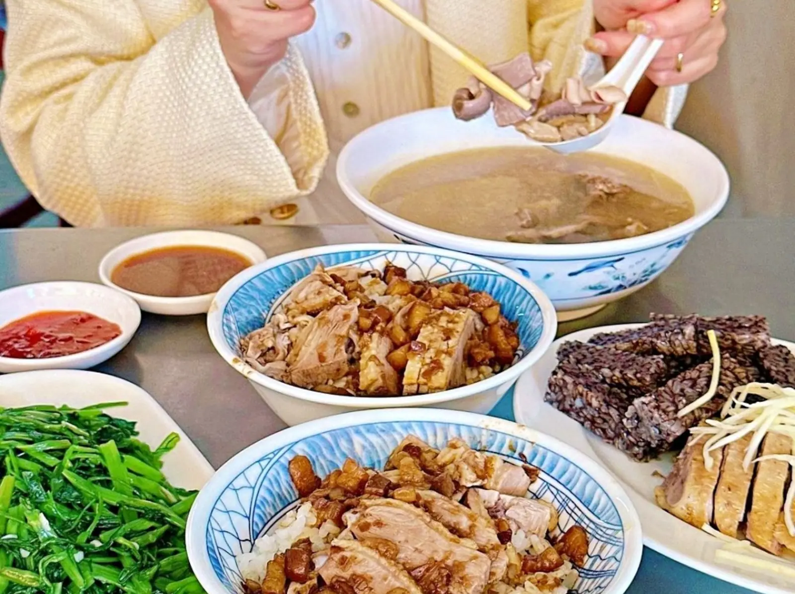 2025  10 家鹽埕區必吃美食推薦：鴨肉珍、北港蔡三代⋯老字號高雄味平價又好吃！